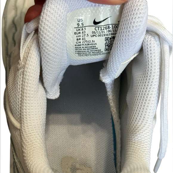 Nike Shoes Mens 9.5 Triple White Air Max 95 Essential Sneakers CT1268-100 - Picture 12 of 12